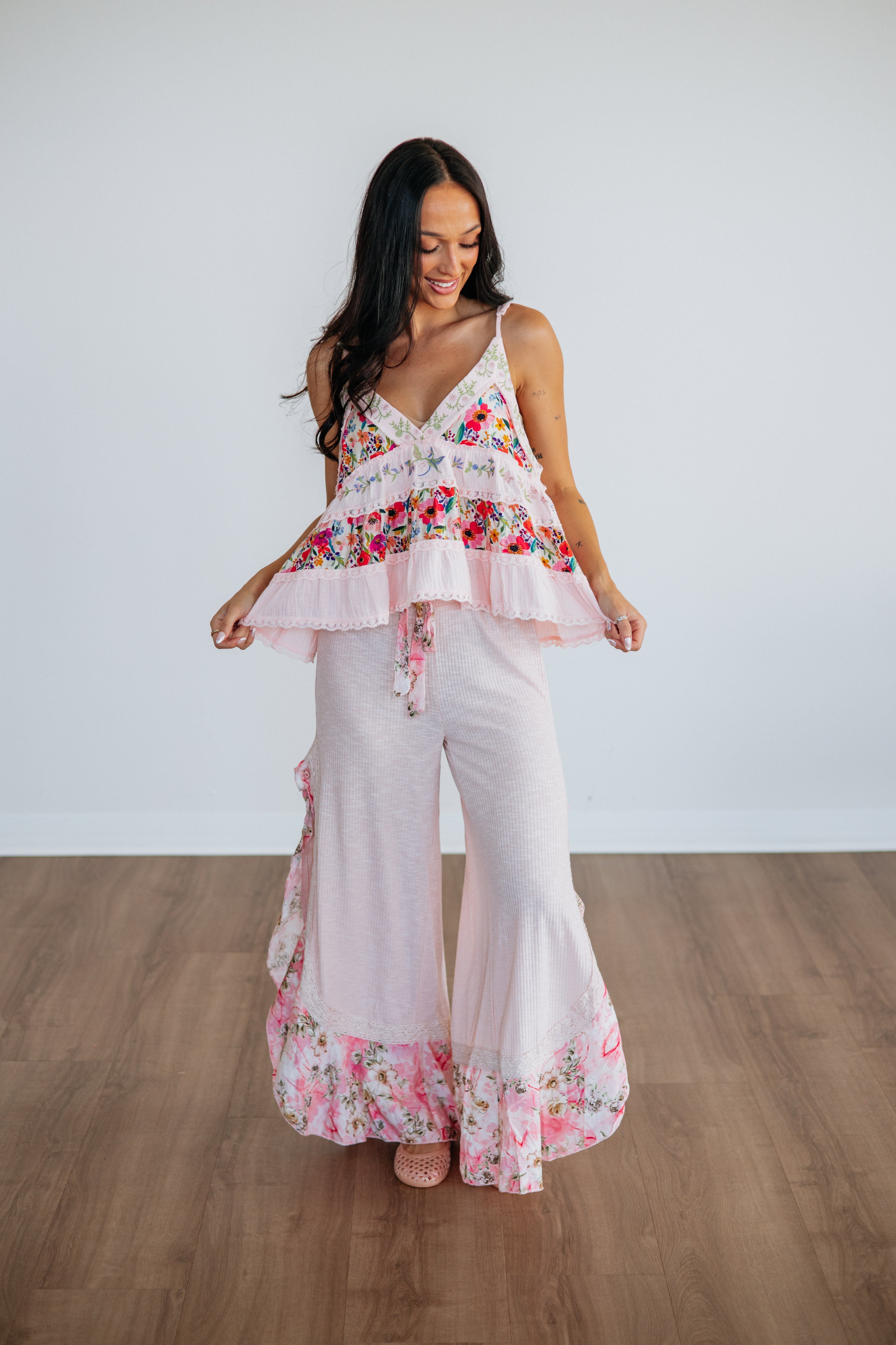 Pantalones con estampado floral Jaylani