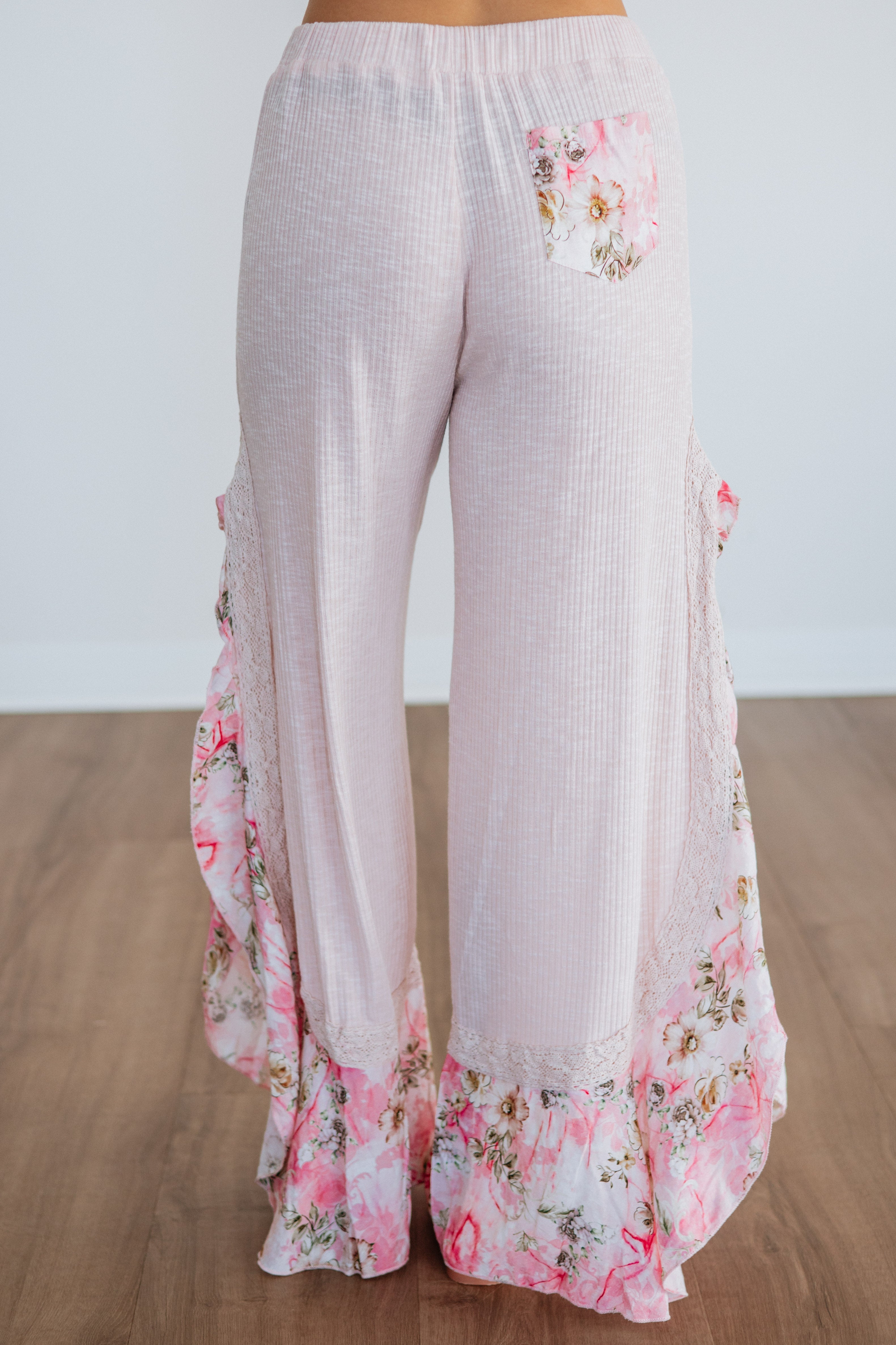 Pantalones con estampado floral Jaylani