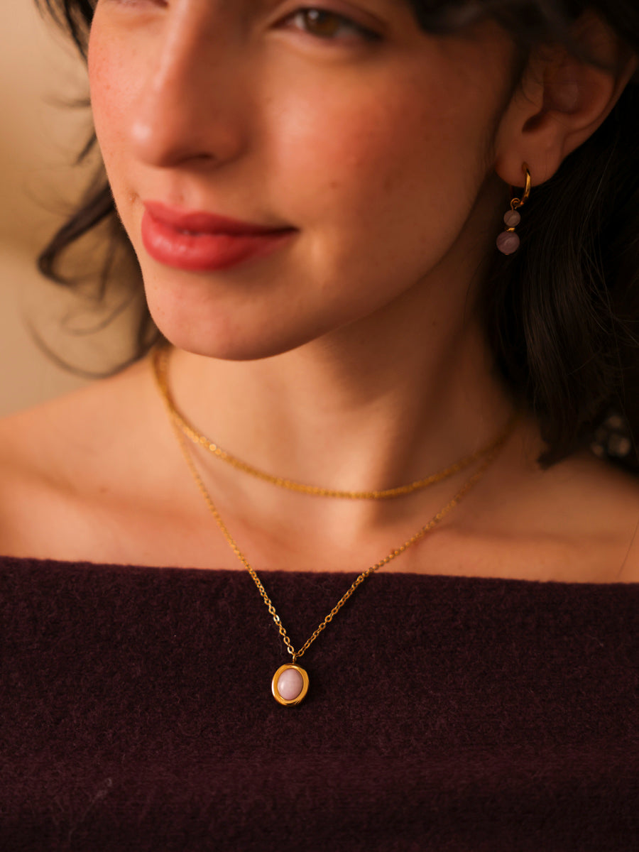 Collar violeta «Derramando la luz de las estrellas»