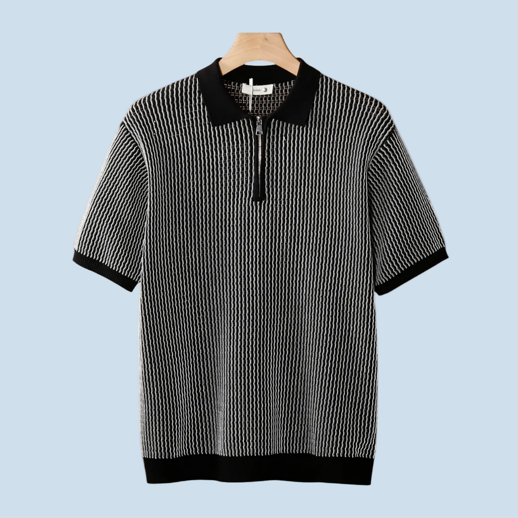 POLO CON CREMALLERA Y TEXTURA GEOMÉTRICA