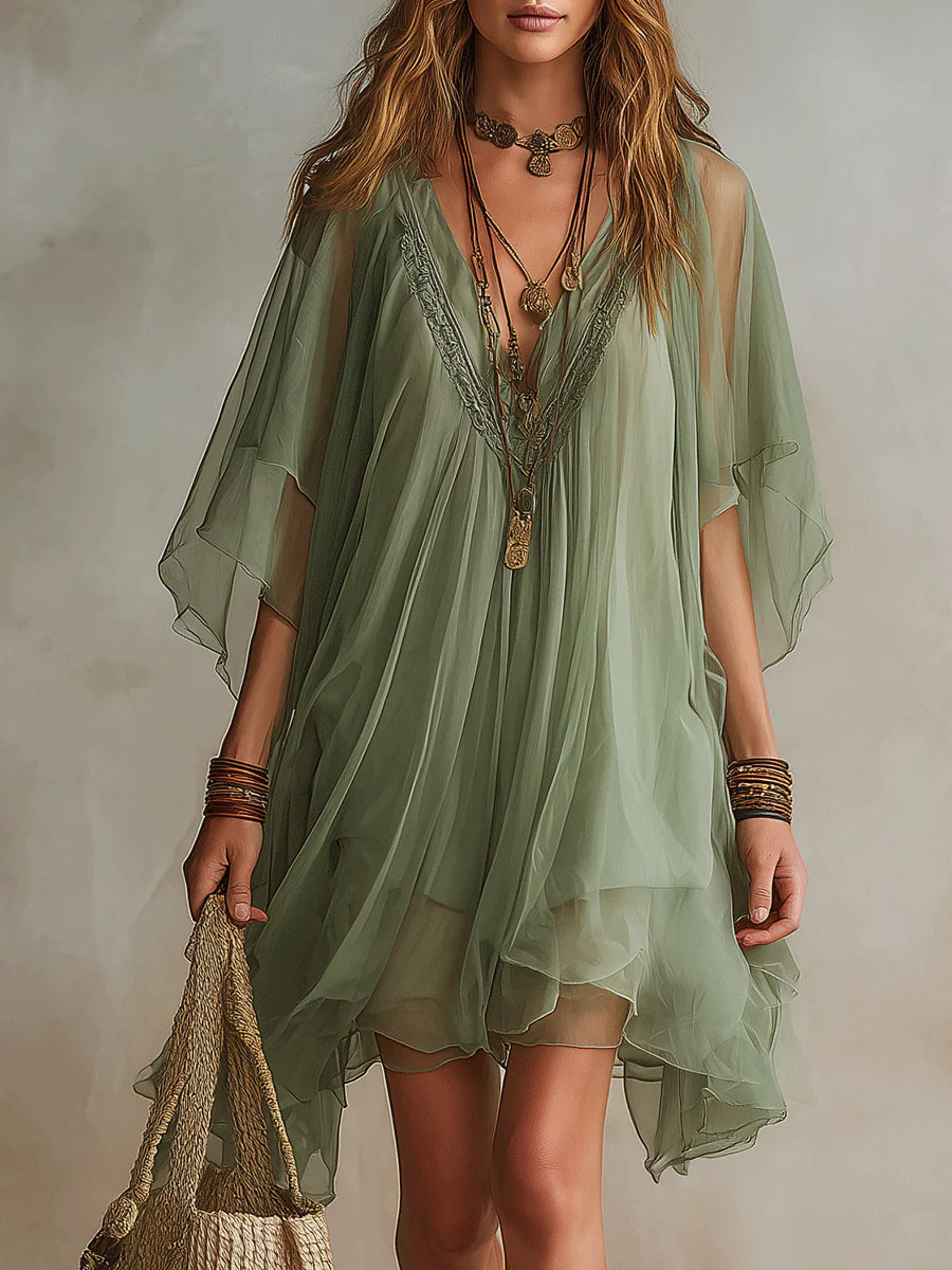 Carolina | Vestido Mini de Gasa Verde con Escote en V y Capas