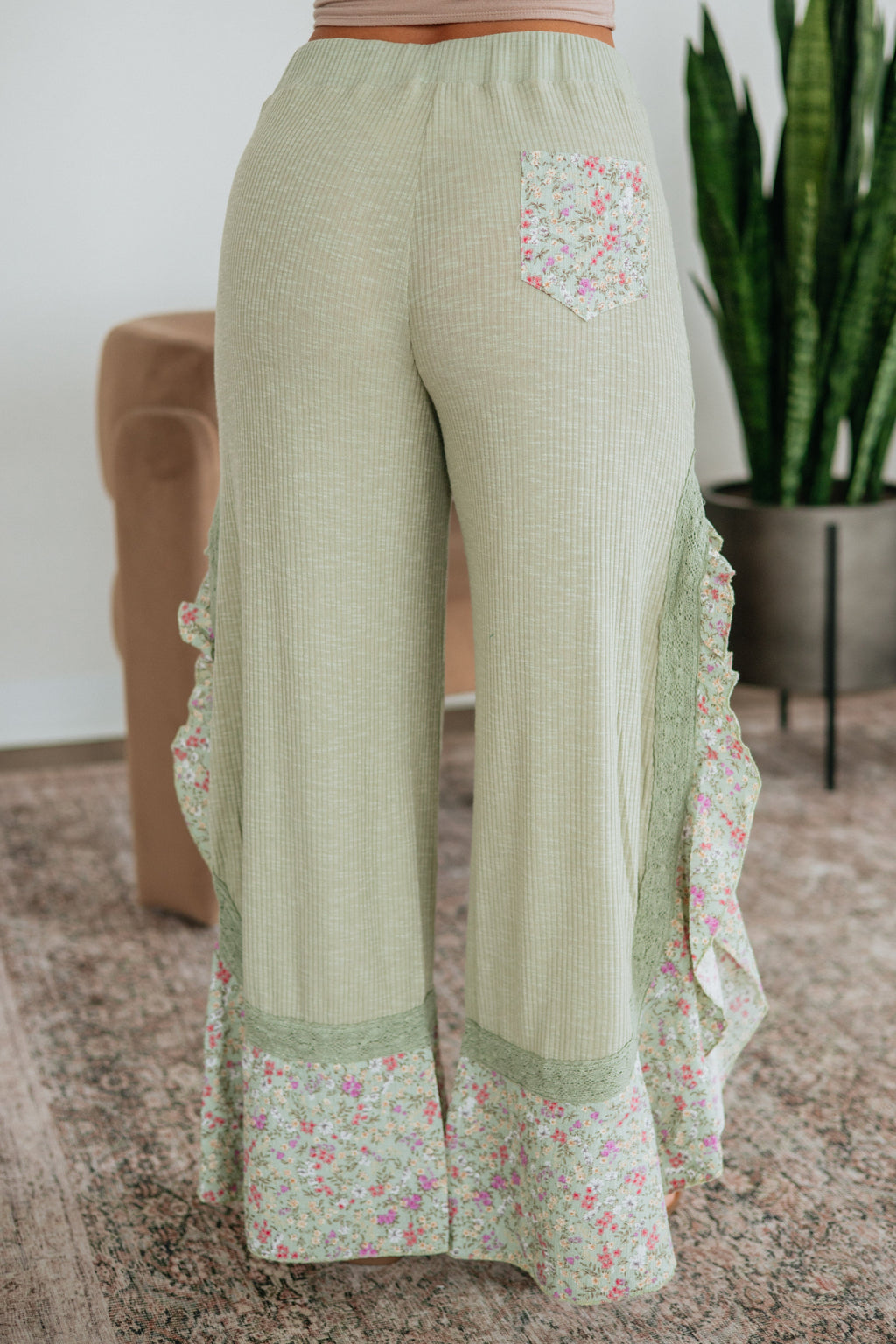 Pantalones con estampado floral Jaylani