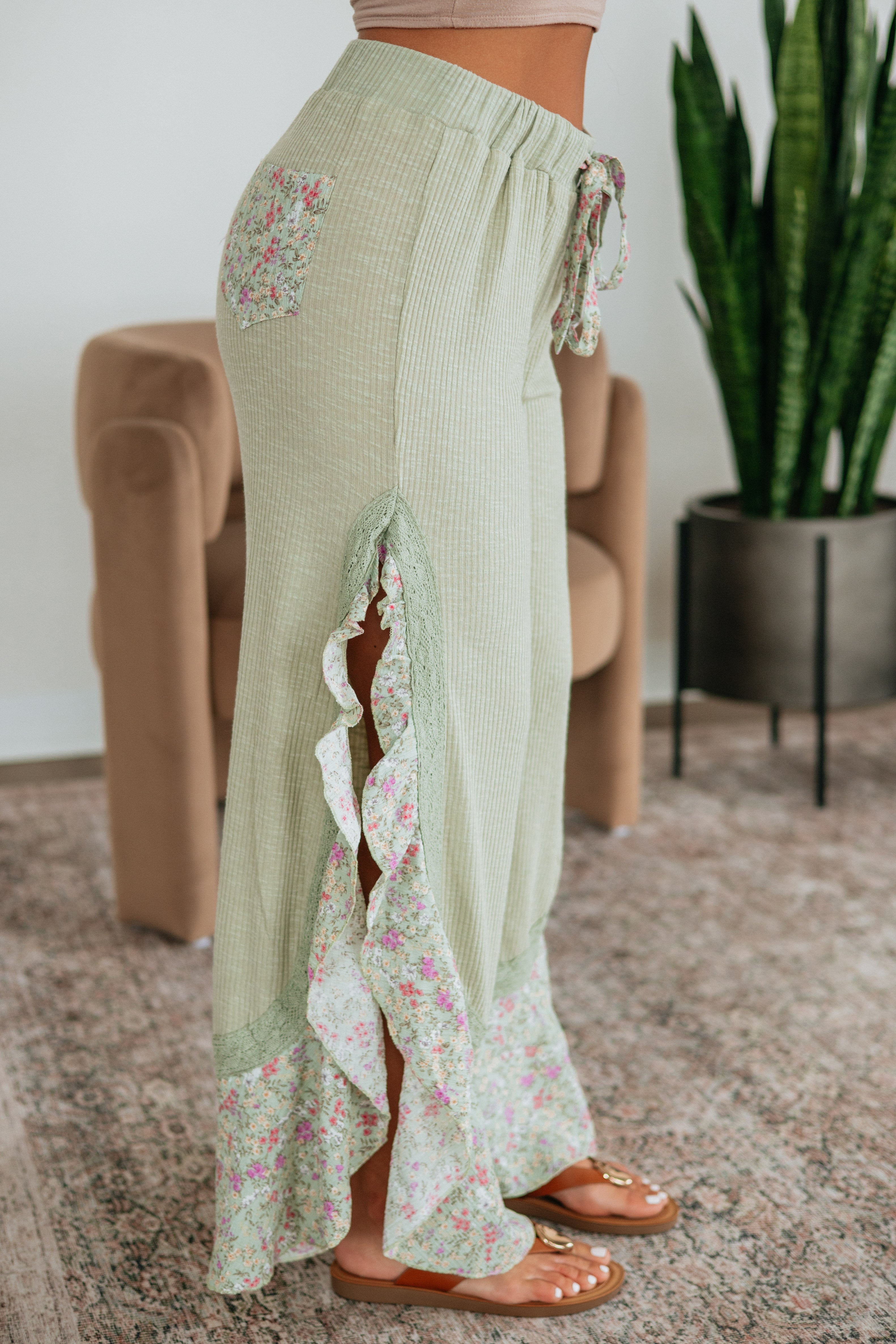Pantalones con estampado floral Jaylani