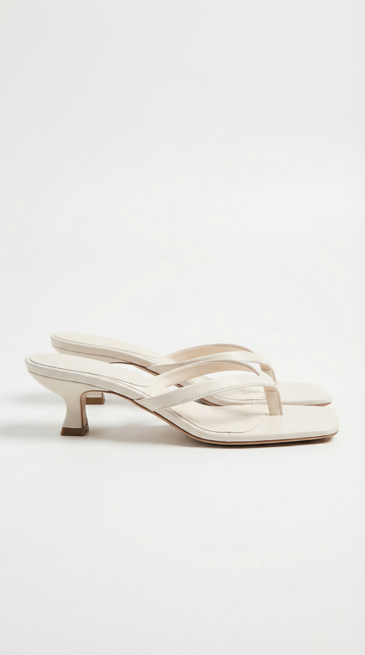 Jessica | Sandalias con Tacón Kitten y Diseño de Dedo